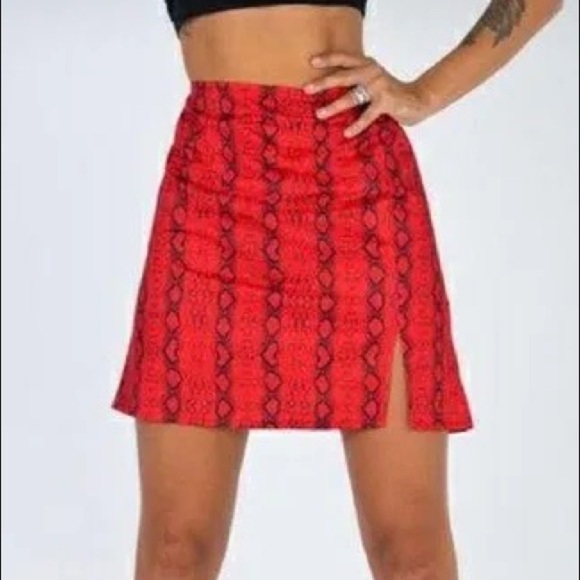 PRINCESS POLLY Red Snake Print Mini Skirt - Picture 1 of 4